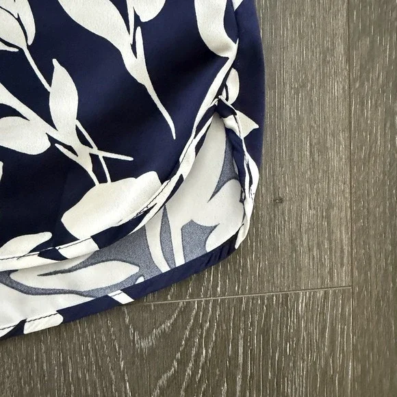 A New Day Satin Blue Beige Shorts Travel Tropical Resort Preppy Small Coastal - Picture 8 of 10